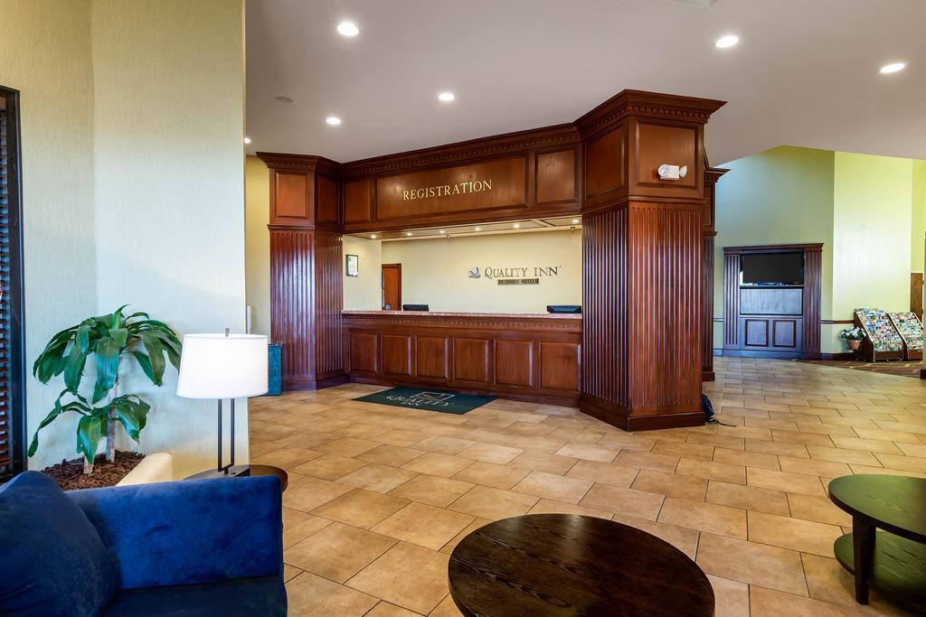 Quality Inn Near Hampton Coliseum エクステリア 写真