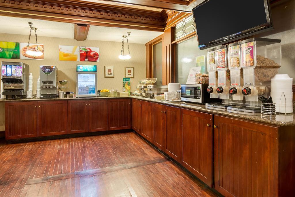 Quality Inn Near Hampton Coliseum エクステリア 写真