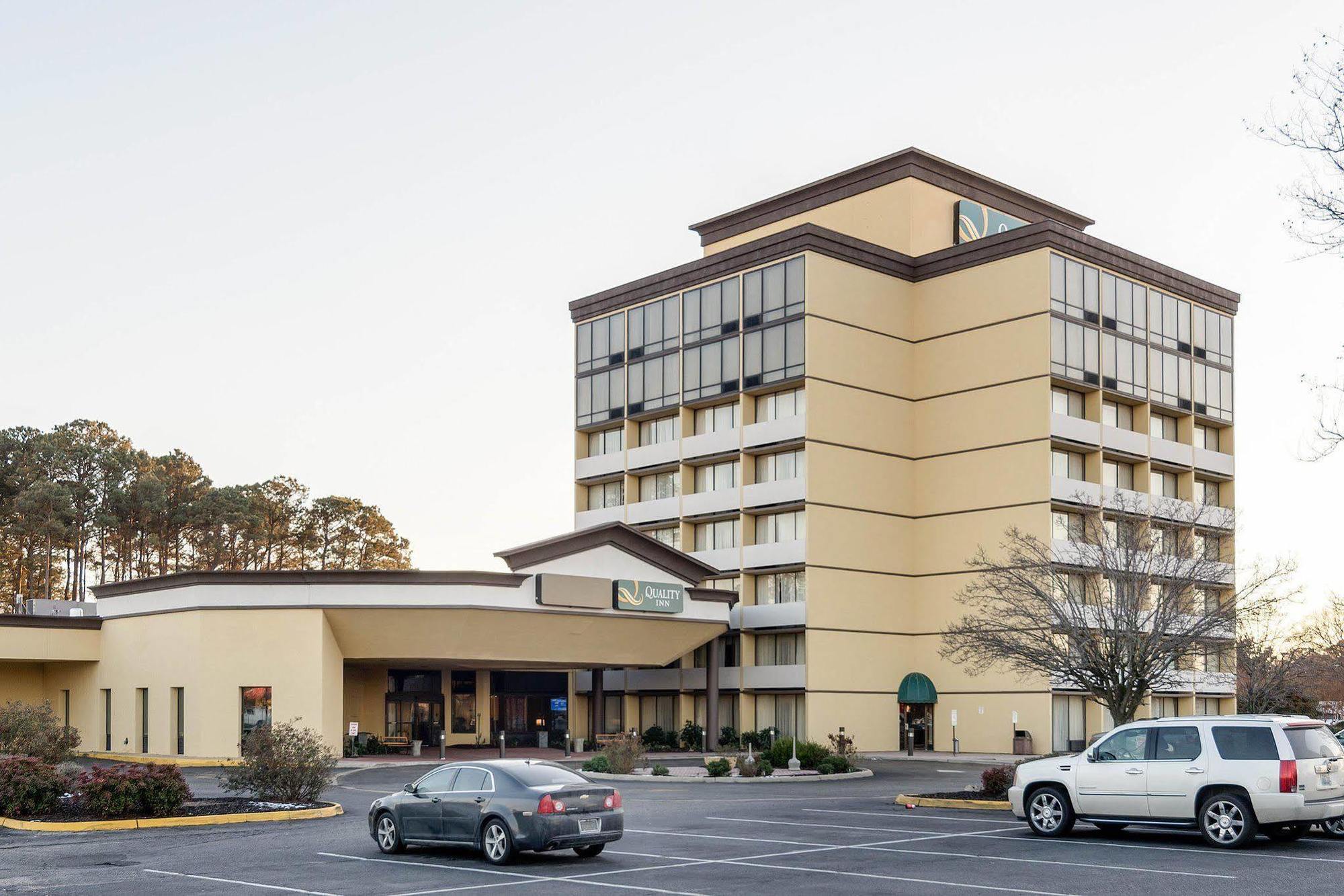 Quality Inn Near Hampton Coliseum エクステリア 写真