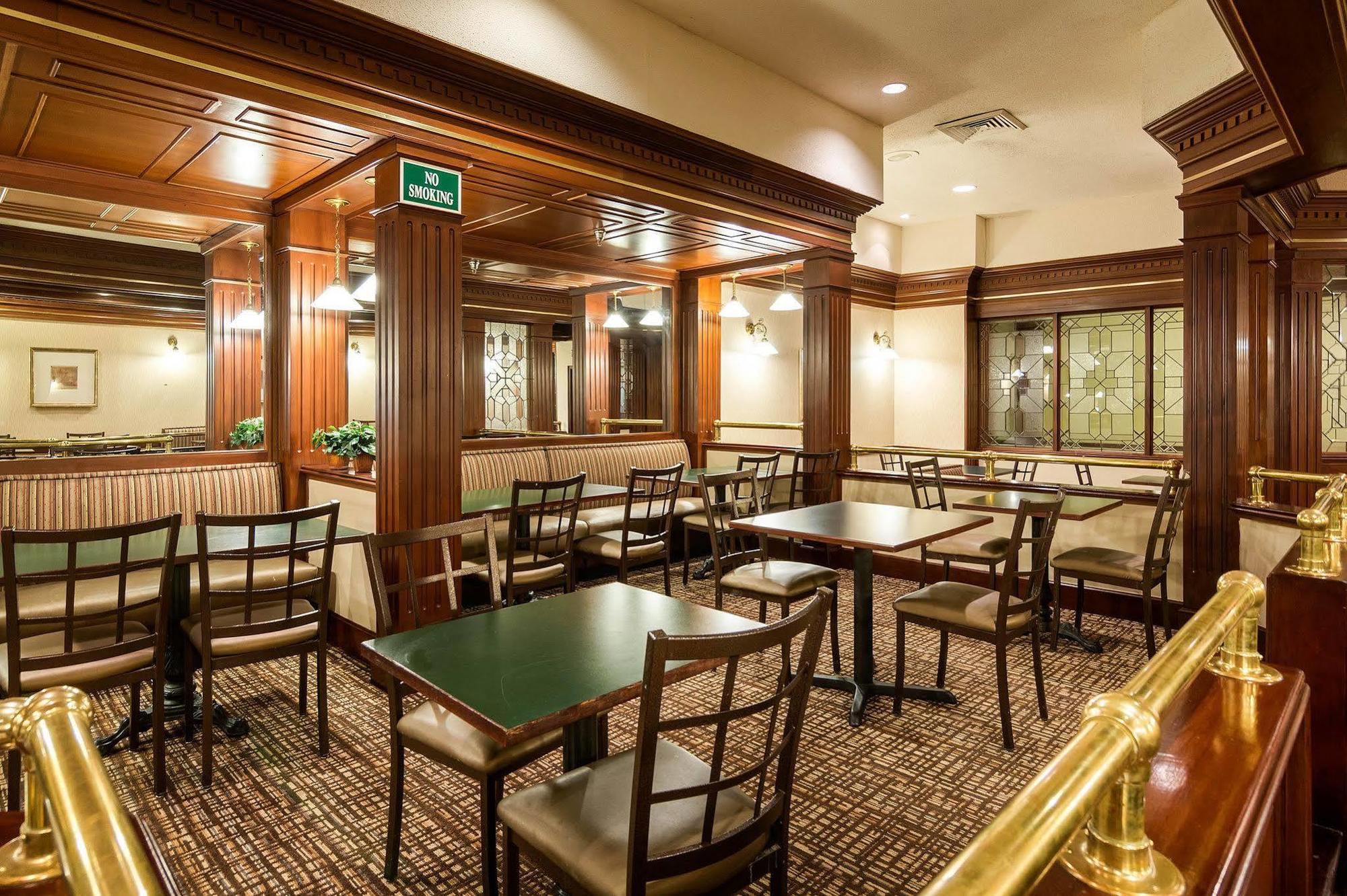 Quality Inn Near Hampton Coliseum エクステリア 写真