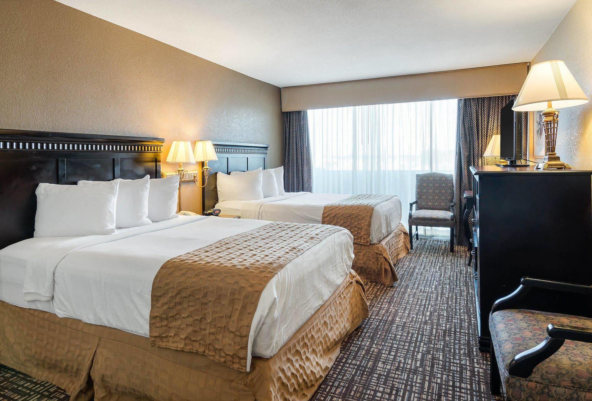 Quality Inn Near Hampton Coliseum エクステリア 写真
