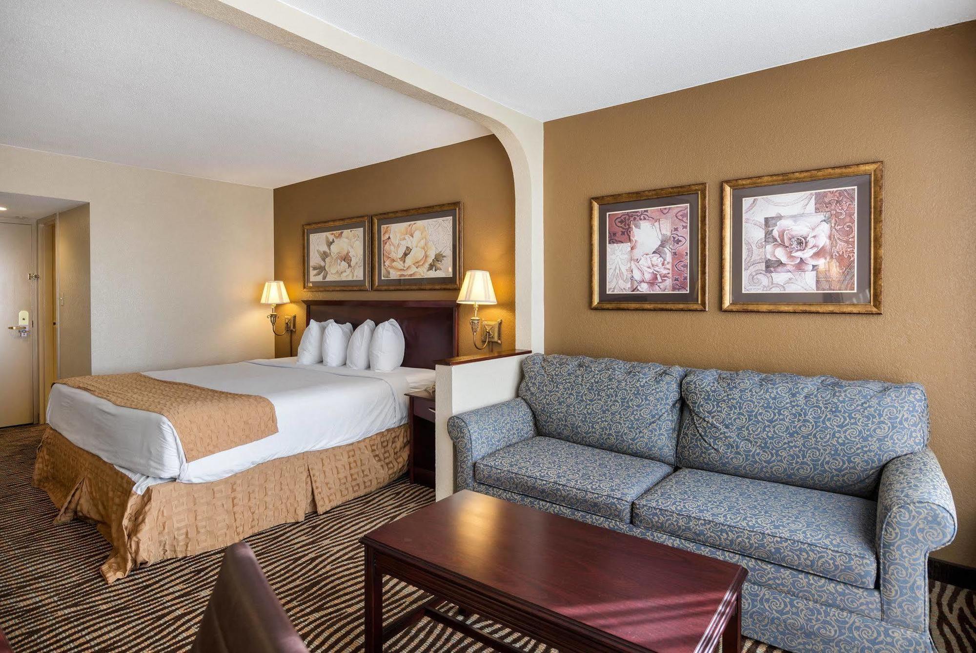 Quality Inn Near Hampton Coliseum エクステリア 写真