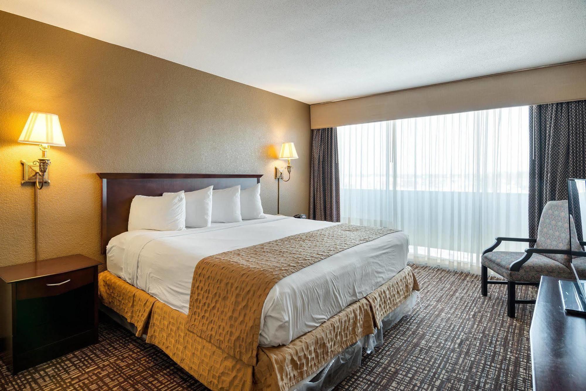 Quality Inn Near Hampton Coliseum エクステリア 写真