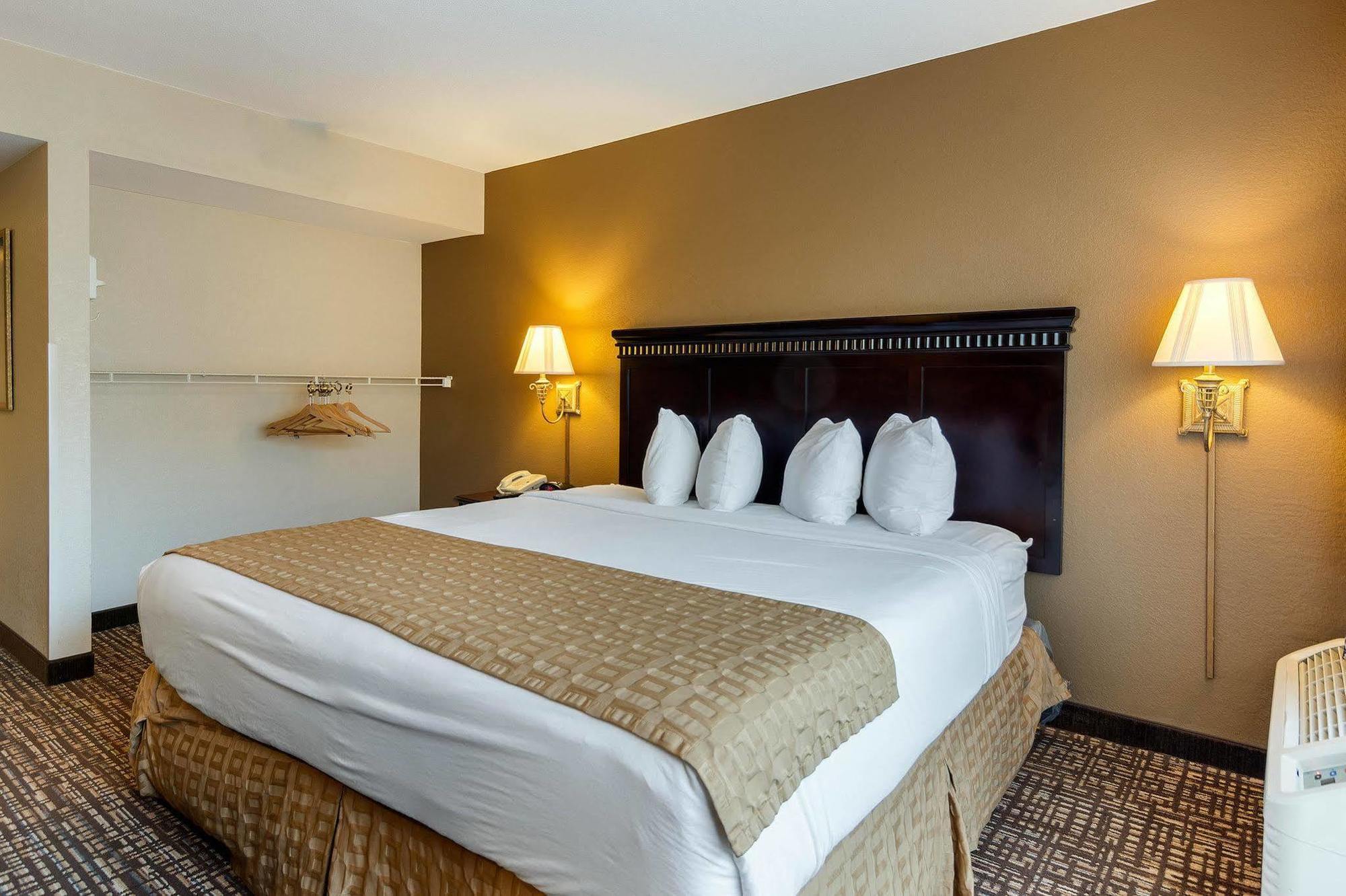 Quality Inn Near Hampton Coliseum エクステリア 写真