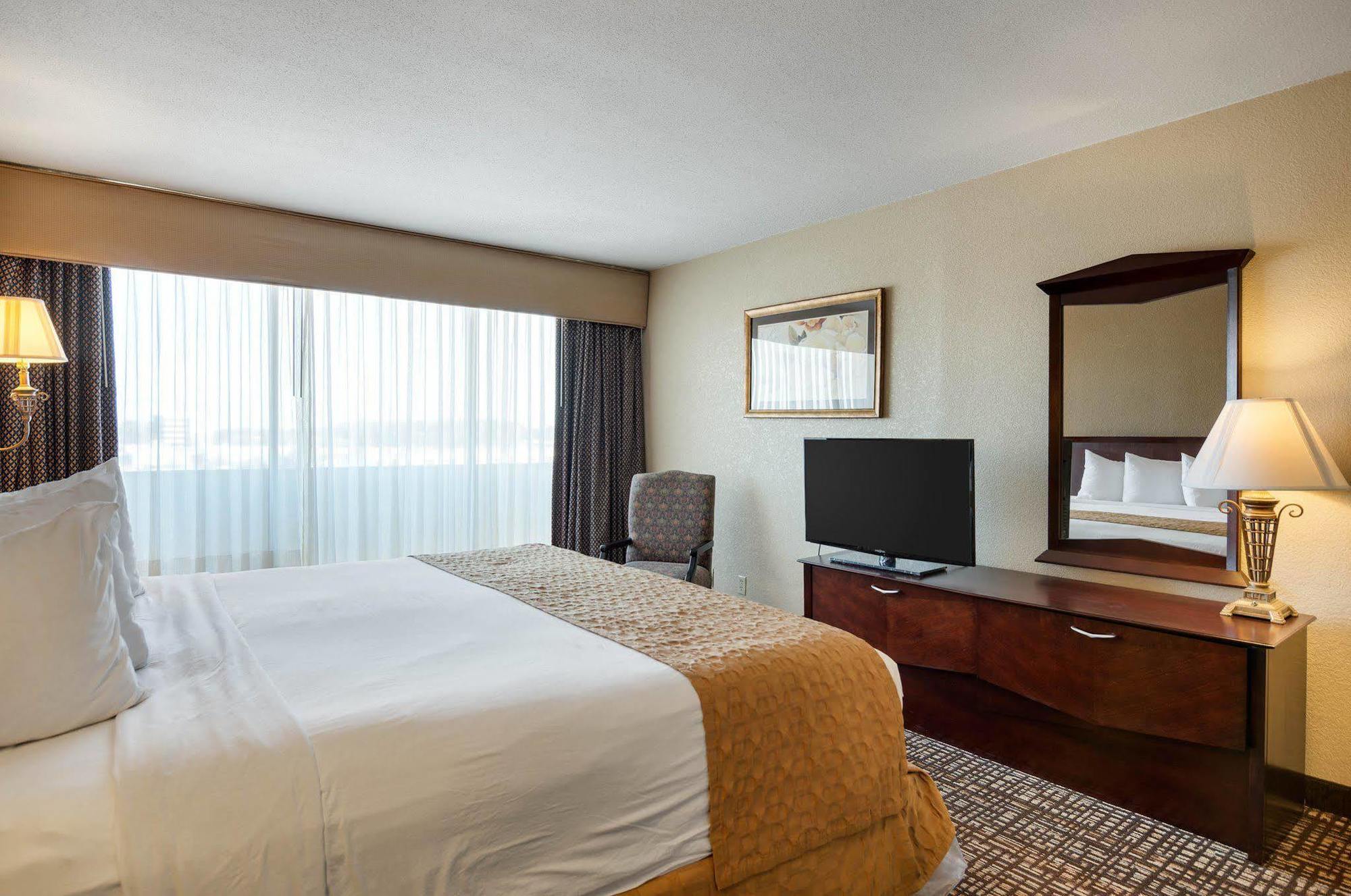 Quality Inn Near Hampton Coliseum エクステリア 写真