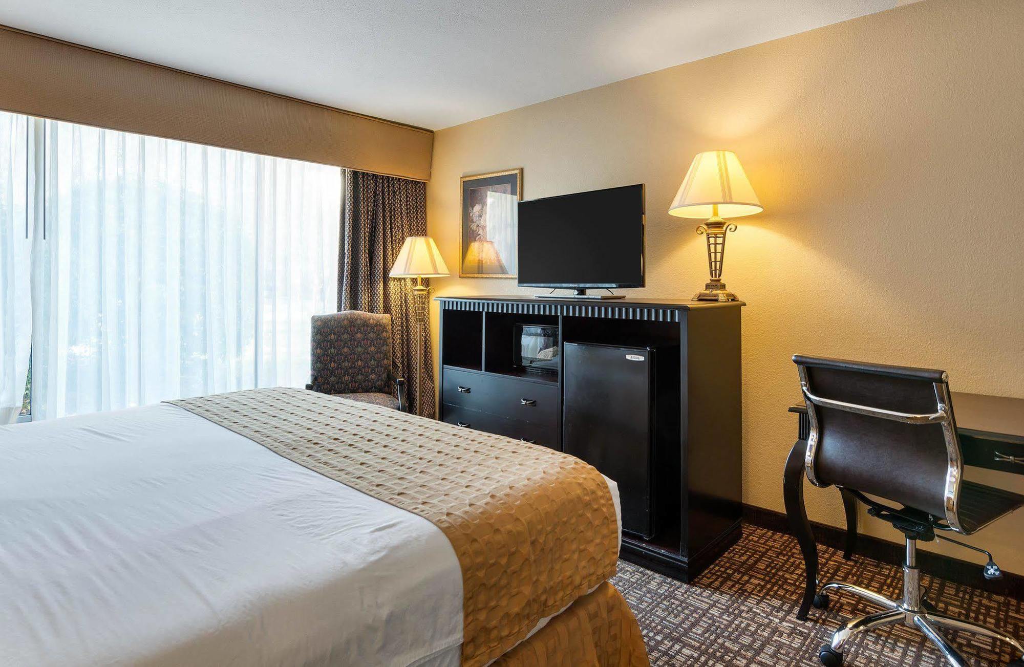 Quality Inn Near Hampton Coliseum エクステリア 写真