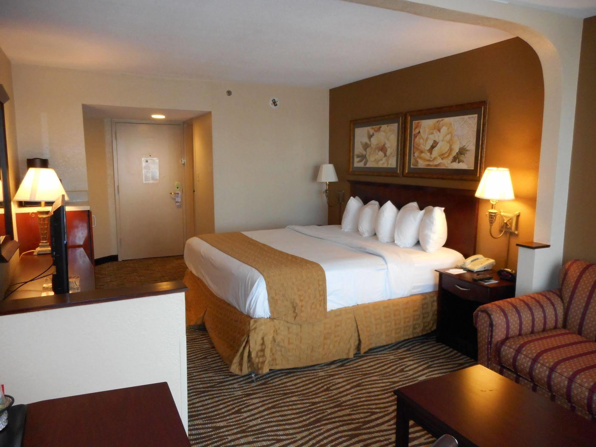 Quality Inn Near Hampton Coliseum エクステリア 写真