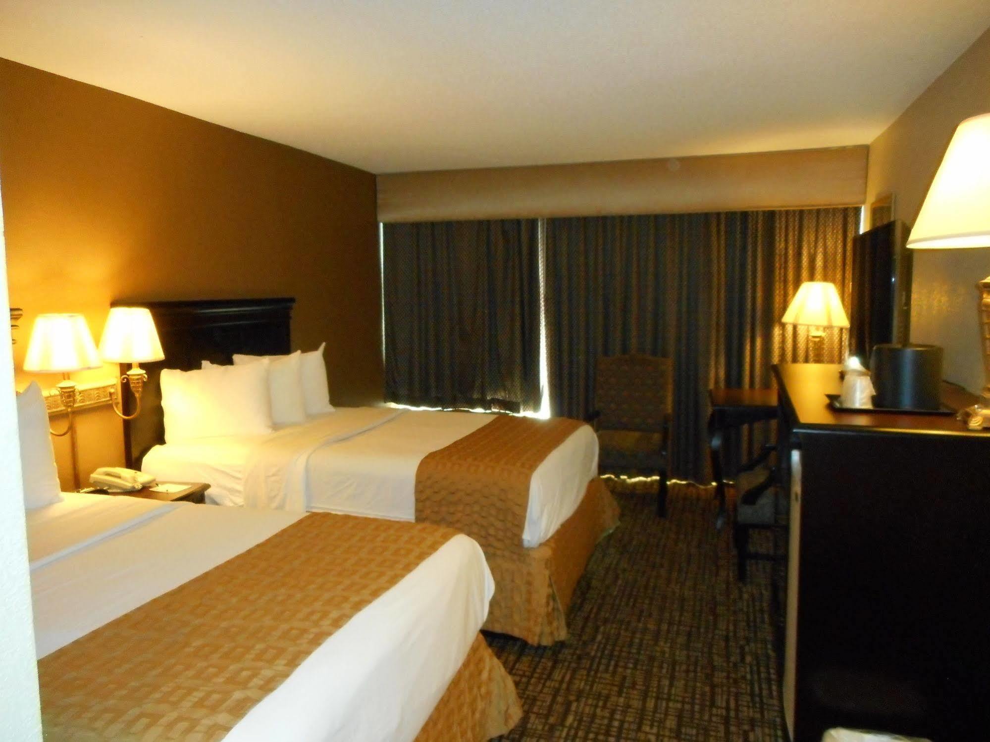 Quality Inn Near Hampton Coliseum エクステリア 写真