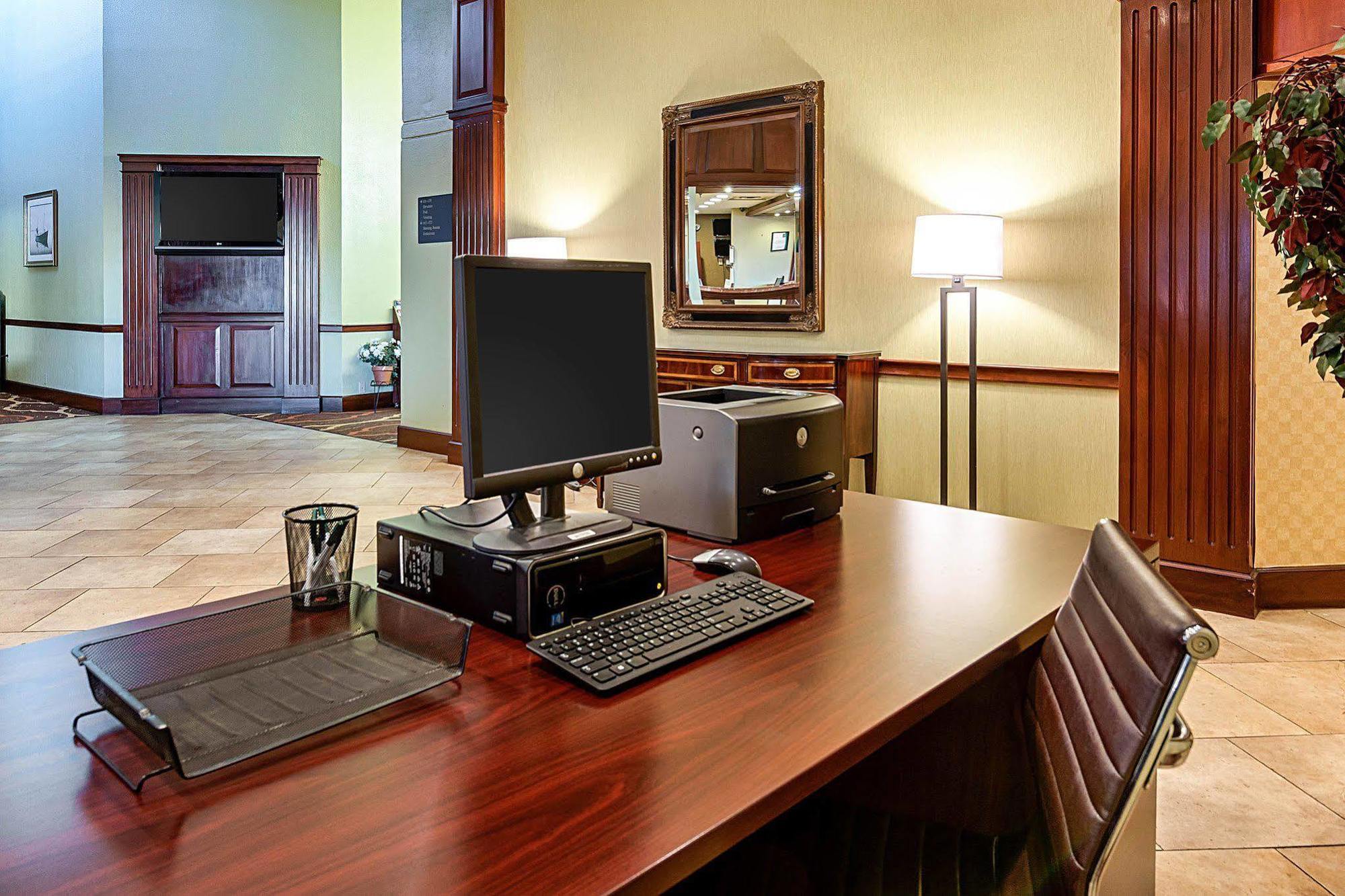 Quality Inn Near Hampton Coliseum エクステリア 写真